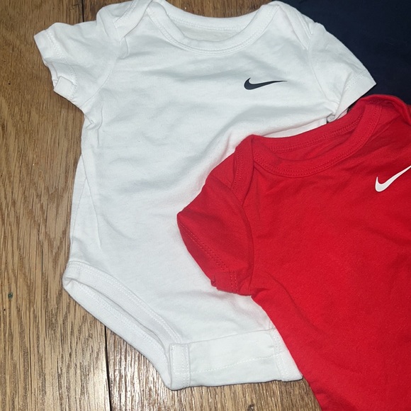 New Nike Baby Onesies Sz 3M - Picture 2 of 4